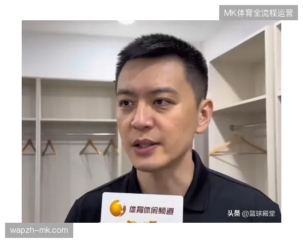 杨鸣指导通过主动承担责任稳定更衣室，并对内将目标拆解为每节防守失分等量化指标